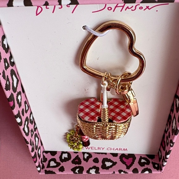 Betsey Johnson Gold and Pink Gingham Picnic Basket Wine Bag Charm Keychain NWT - Picture 2 of 4
